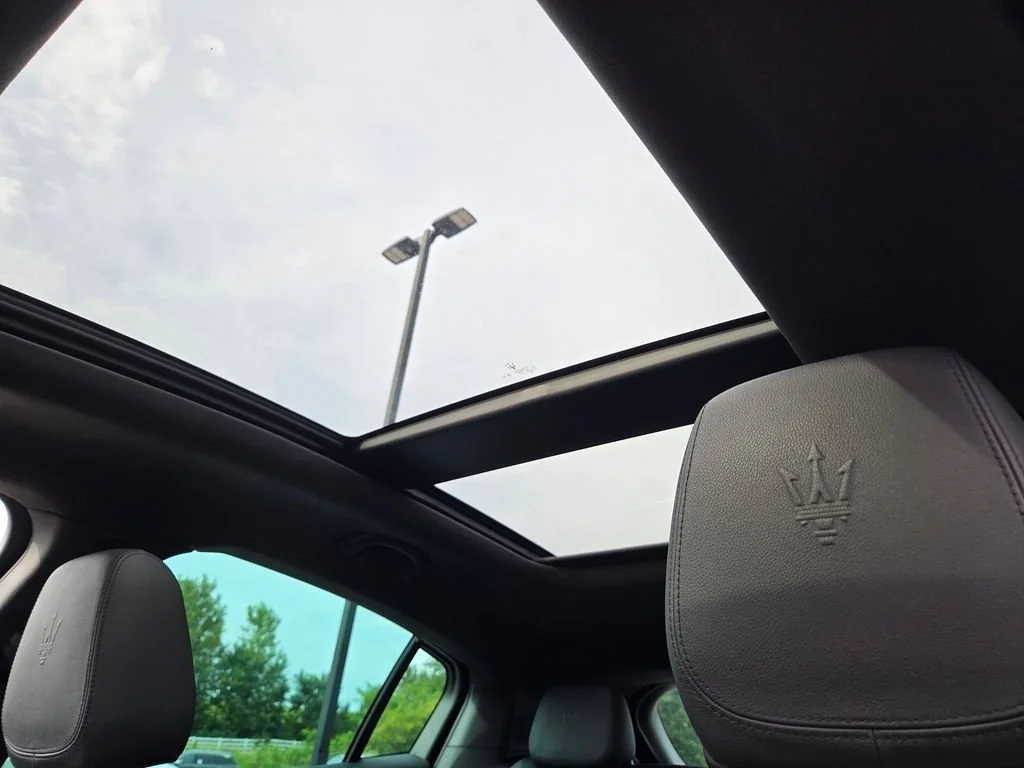 Used 2023 Blu Intenso Metallic Maserati Modena image 9