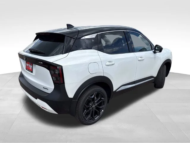 New 2027 Aspen White TriCoat / Super Black Two-tone Nissan SR image 7