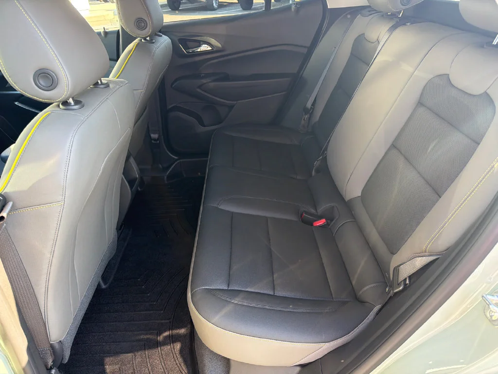 Used 2025 Green Chevrolet ACTIV image 20