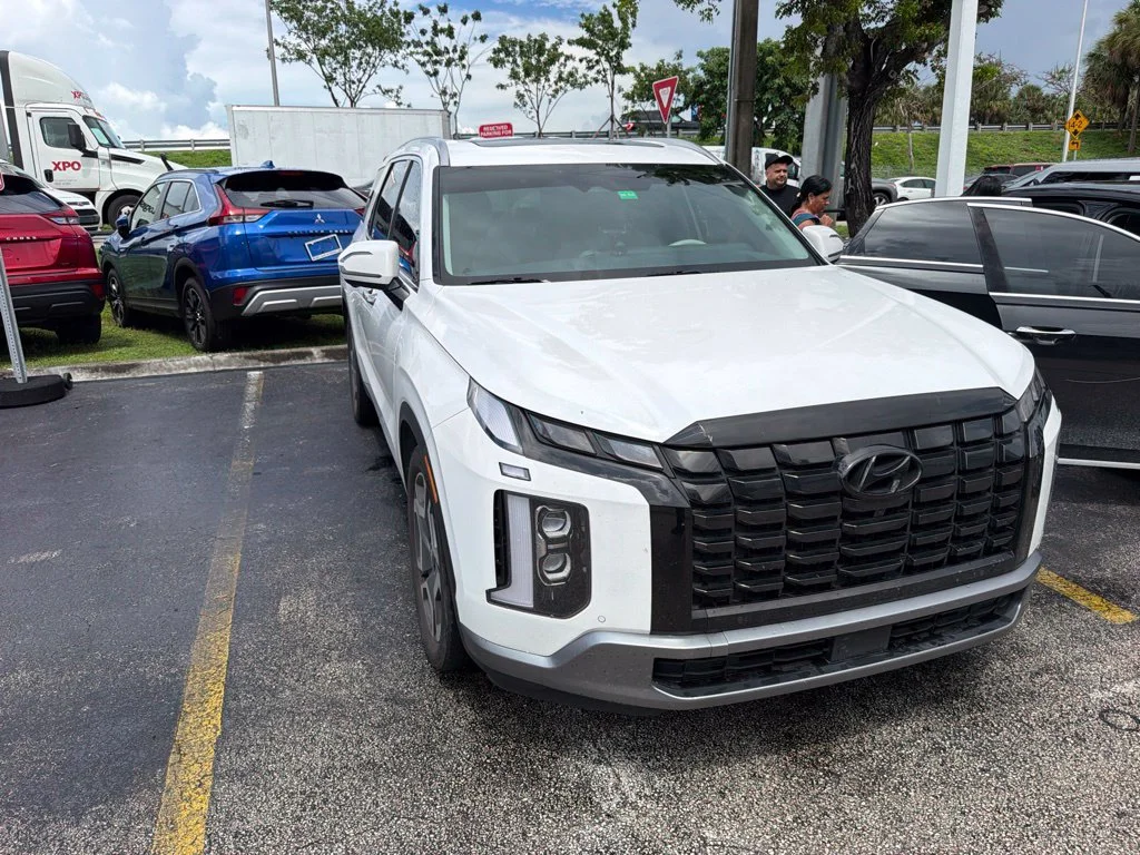 Used 2024 Hyper White Hyundai Limited image 1