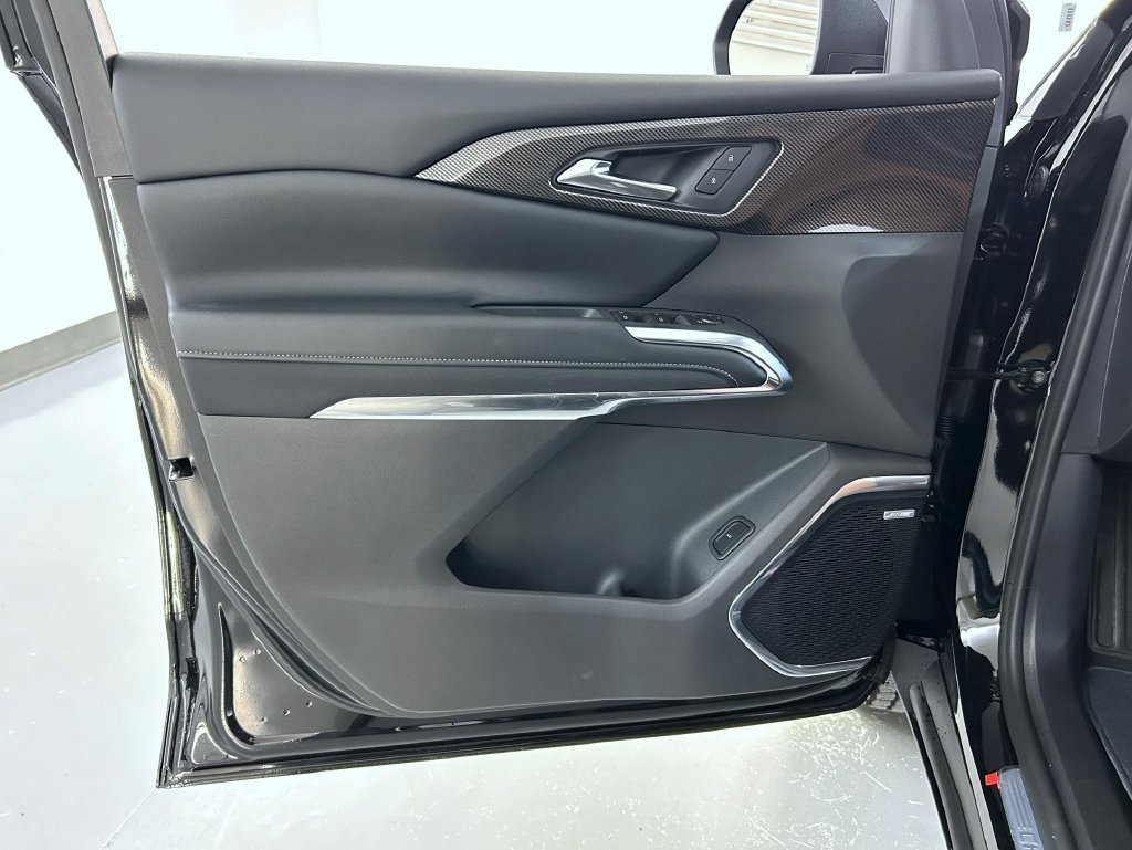 New 2027 Mosaic Black Metallic Chevrolet Z71 image 9