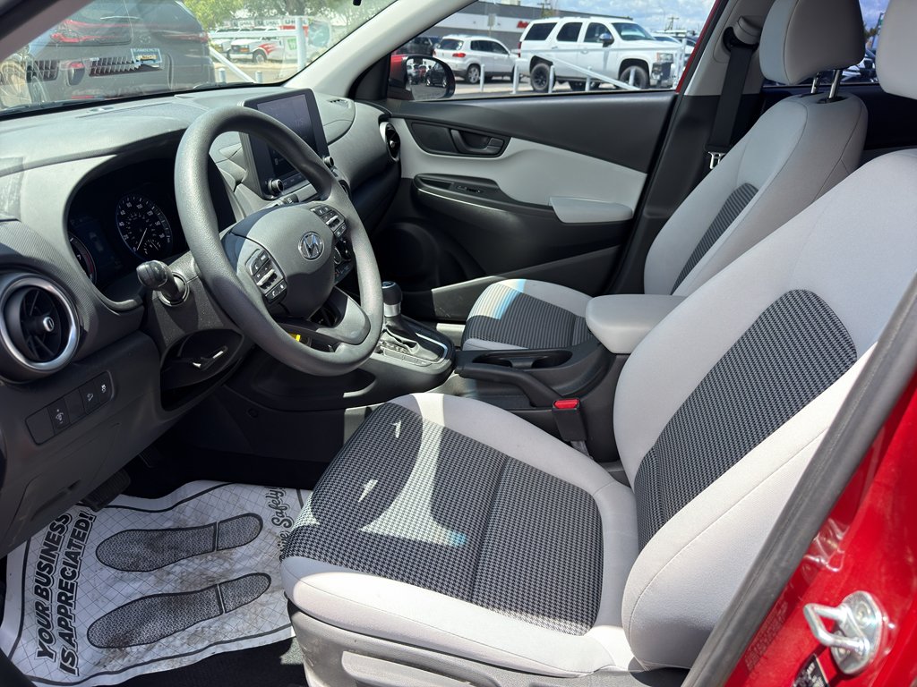 Used 2022 Pulse Red Hyundai SE image 8
