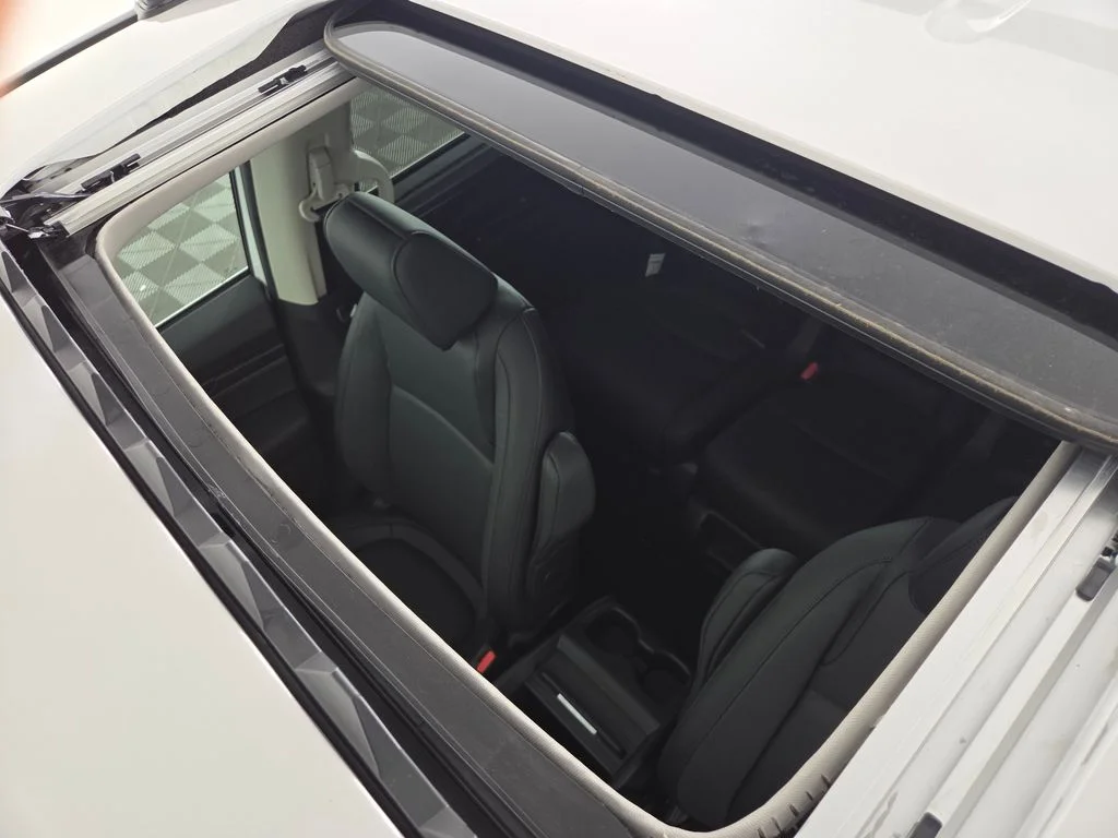 New 2026 Platinum White Honda EX-L image 3