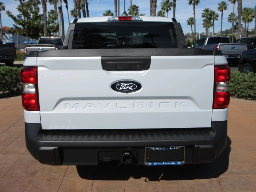 New 2026 Space White Metallic Ford XLT image 3