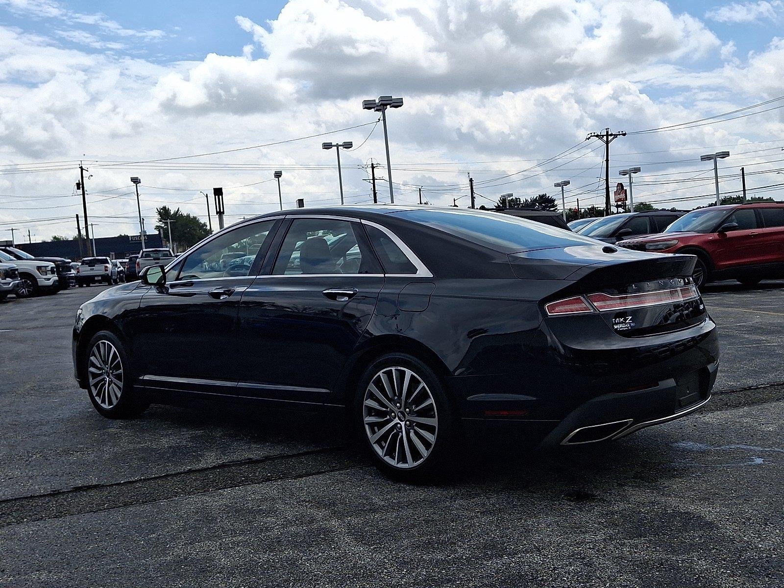 Used 2020 Infinite Black Metallic Lincoln Standard image 4