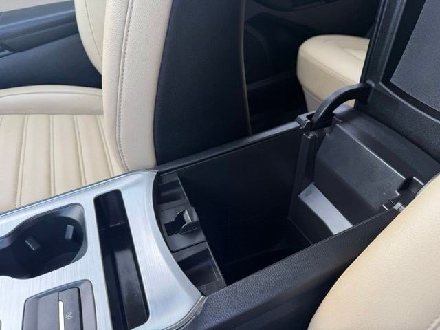 Used 2022 Silver Metallic Ford SEL image 22