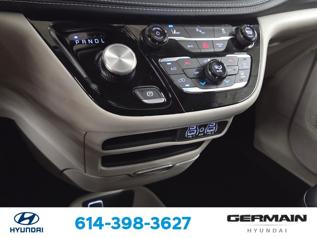 Used 2023 White Chrysler Touring L image 25