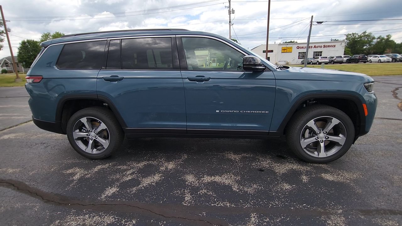 New 2026 Steel Blue Exterior Paint Jeep Limited image 9