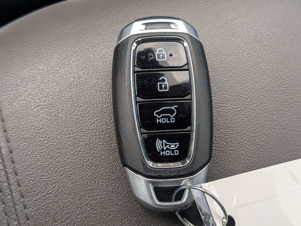Used 2019 Silver Hyundai SEL Plus image 34