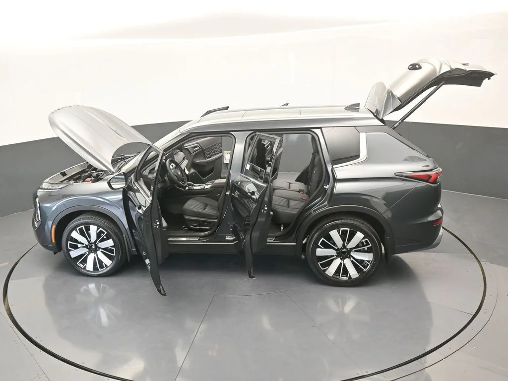 New 2026 Gray Mitsubishi SEL image 76