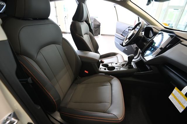 New 2026 CRYSTAL WHITE PEARL Subaru Limited Hybrid image 23