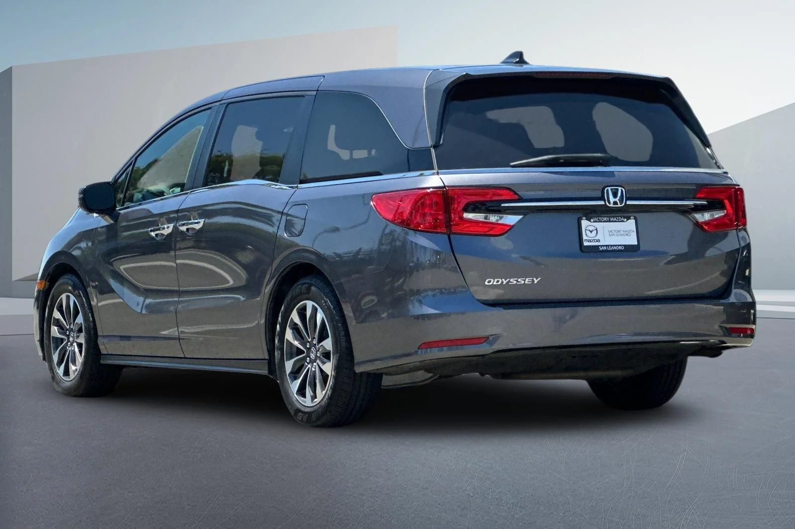 Used 2024 Gray Honda EX-L image 6