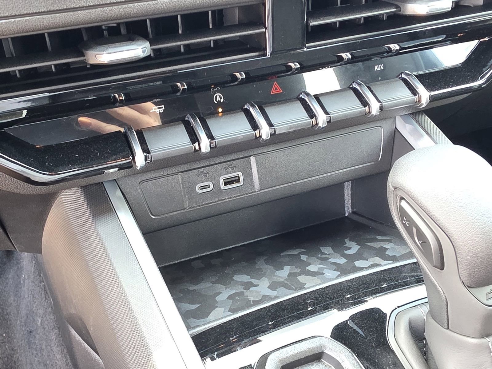 2026 Chevrolet Colorado Work Truck - Photo 15