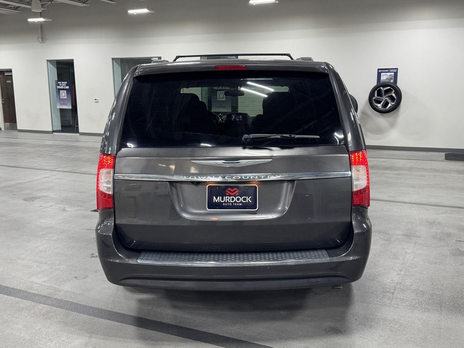 2016 Chrysler Town & Country Touring - Photo 8