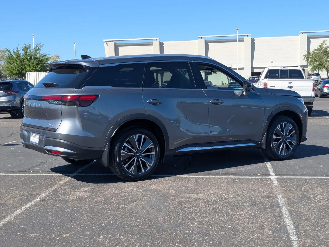 Certified Used 2026 Graphite Shadow INFINITI Luxe image 5