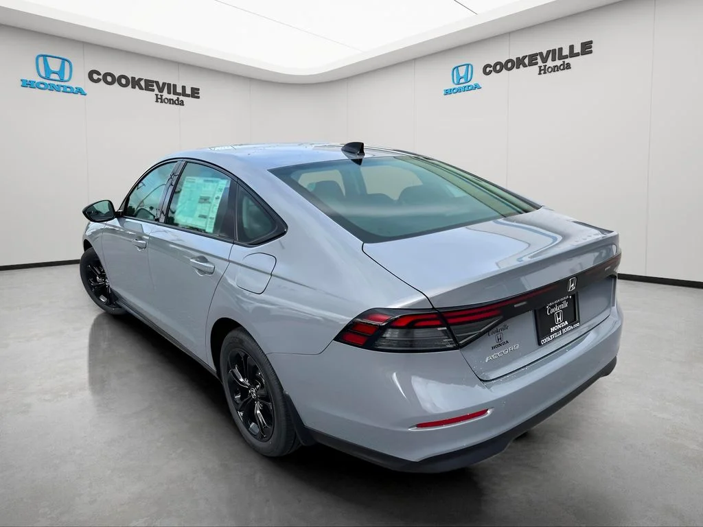 Used 2025 Urban Gray Pearl Honda SE image 8