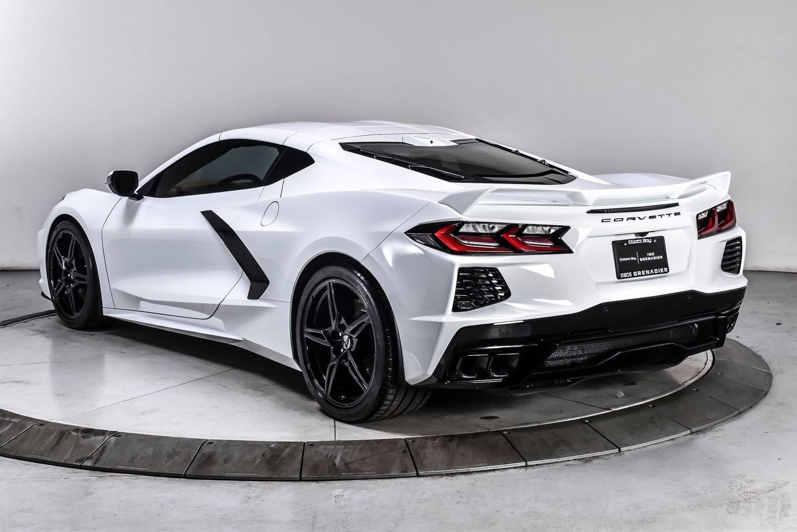 Used 2023 Arctic White Chevrolet Stingray image 3
