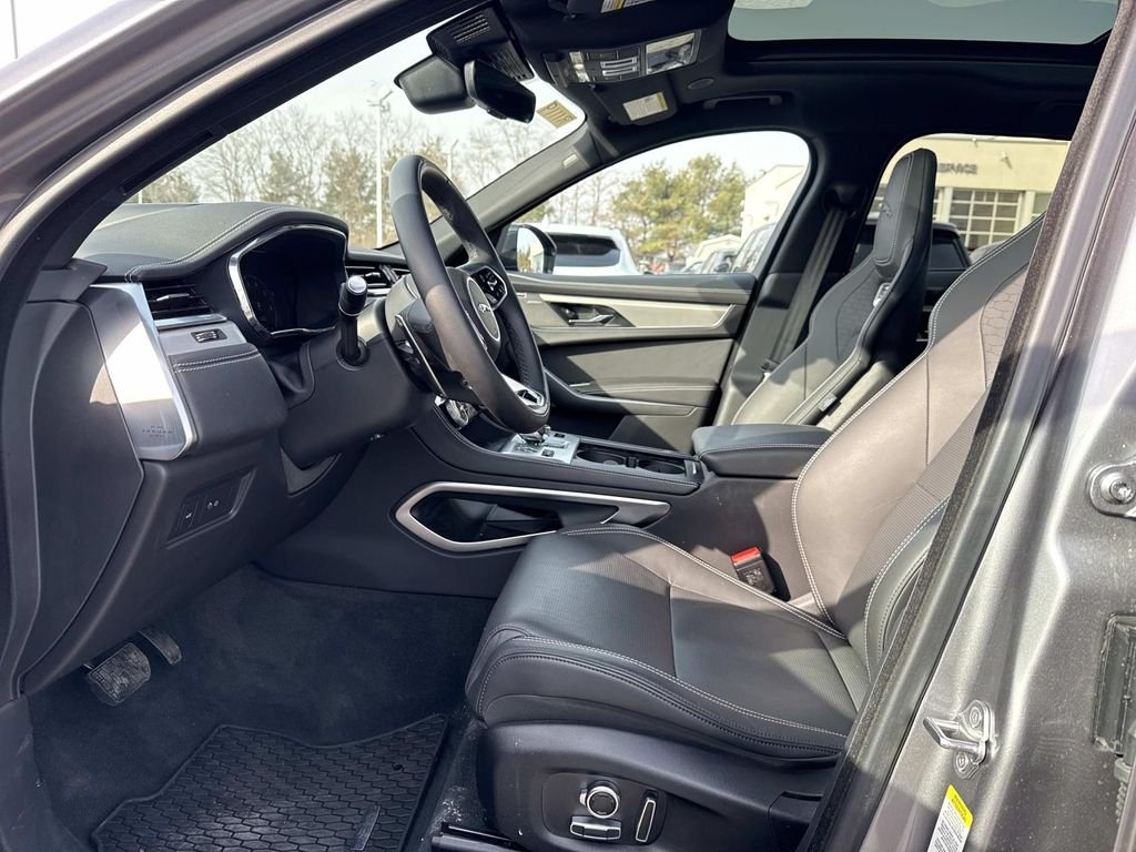 2026 Jaguar F-Pace R-Dynamic S - Photo 18