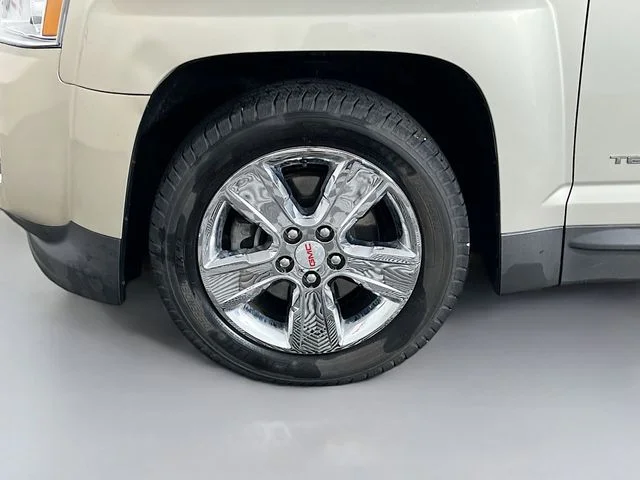 Used 2015 Gold GMC SLE-2 image 10
