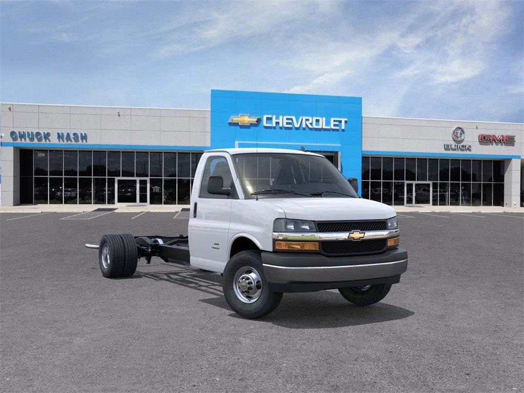 2025 Chevrolet Express 3500 177" WB's photo