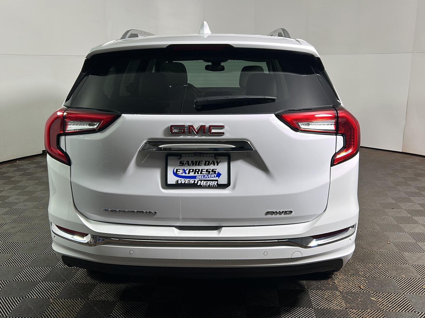 Used 2024 Summit White GMC Denali image 8