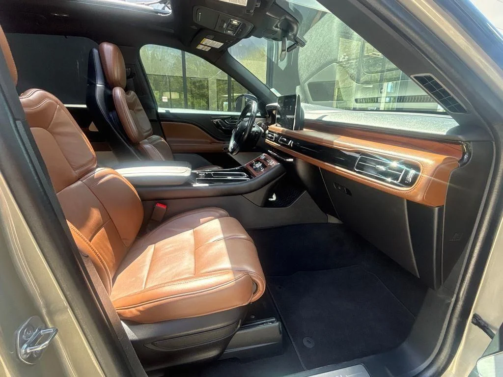 Used 2023 Beige Lincoln Reserve image 27