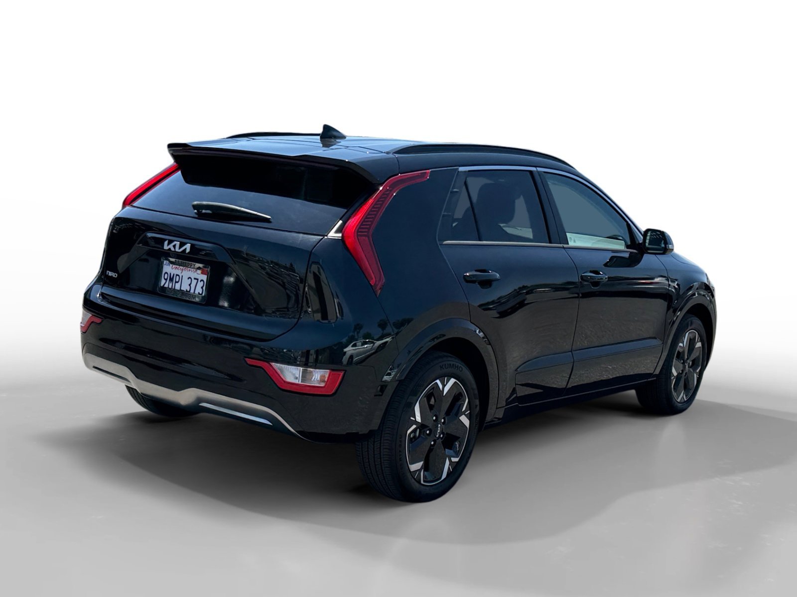 Used 2024 Aurora Black Kia Wind image 5