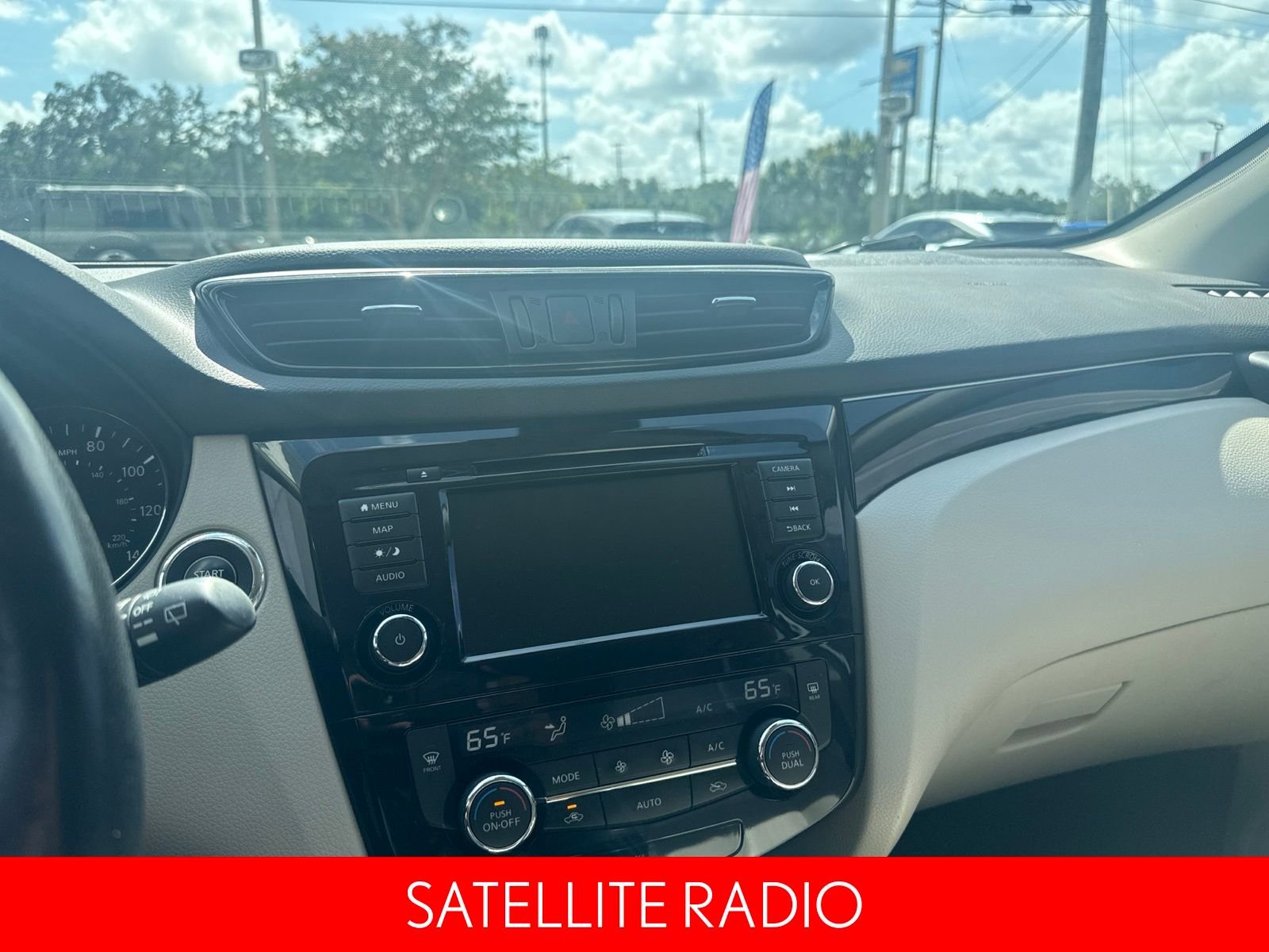 Used 2019 White Nissan SL image 15