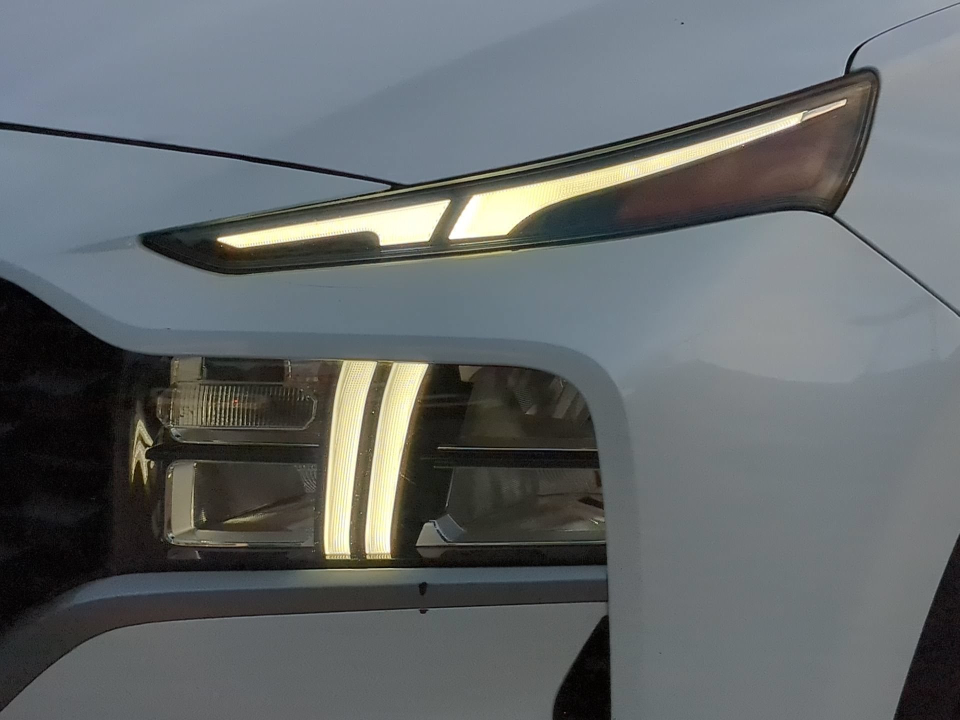 Used 2021 Quartz White Hyundai SE image 43