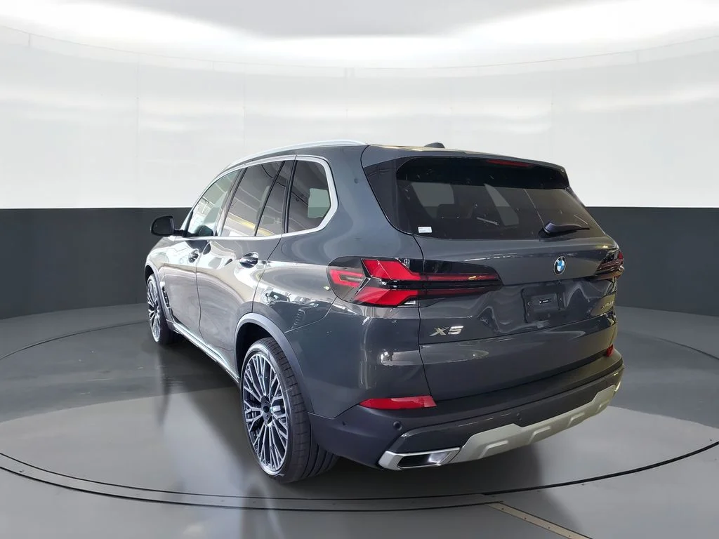 New 2026 Gray BMW xDrive40i image 4