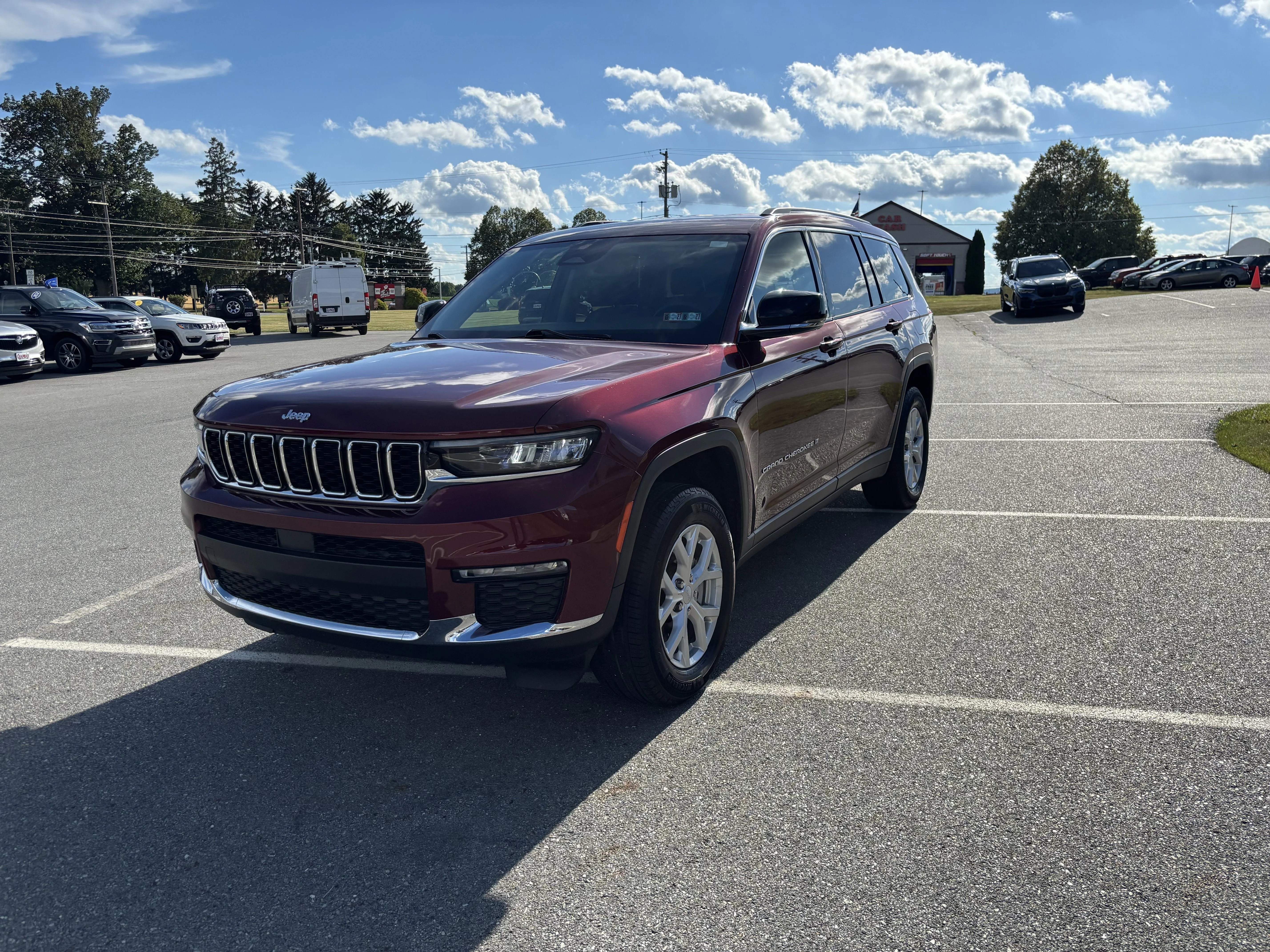 Used 2024 Velvet Red Pearlcoat Jeep Limited image 5
