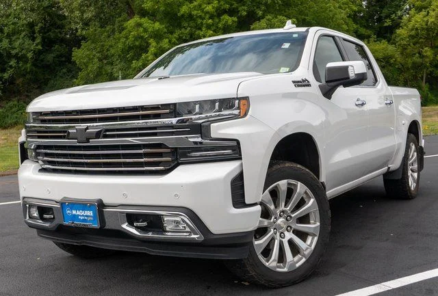 Used 2019 Beige Chevrolet High Country image 1