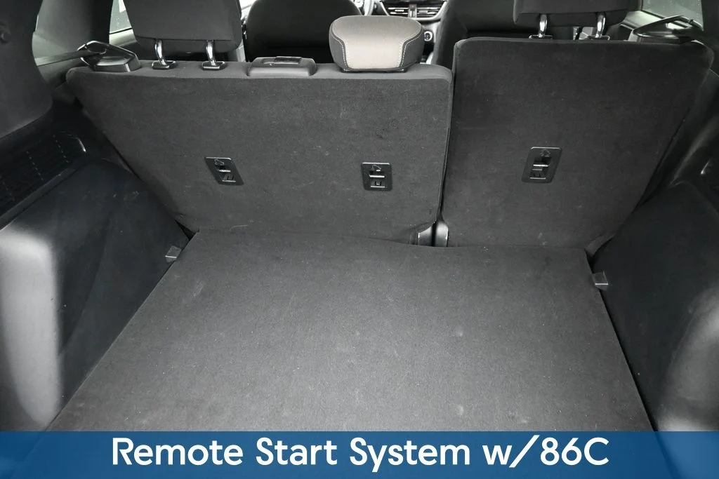 Used 2022 White Ford SE image 13