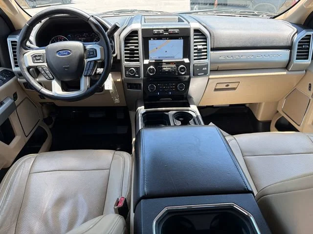 Used 2017  Ford Lariat image 22