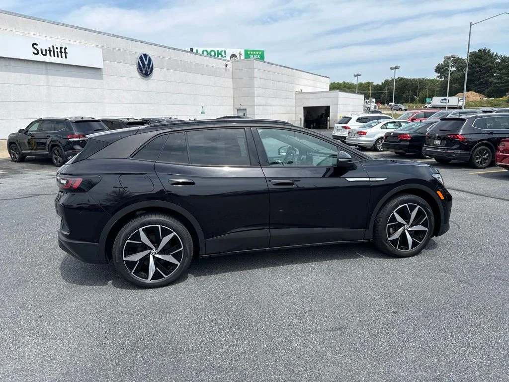 Certified Used 2023 Deep Black Pearl Volkswagen Pro S image 27