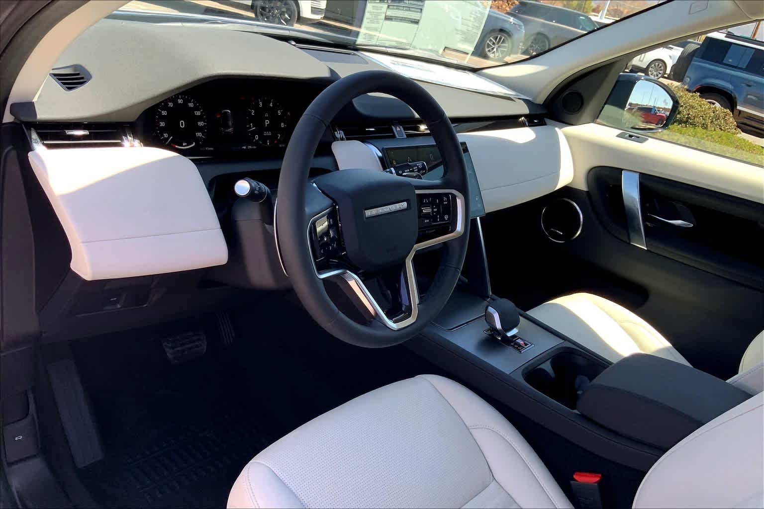 Used 2025 Eiger Grey Metallic Land Rover S image 8