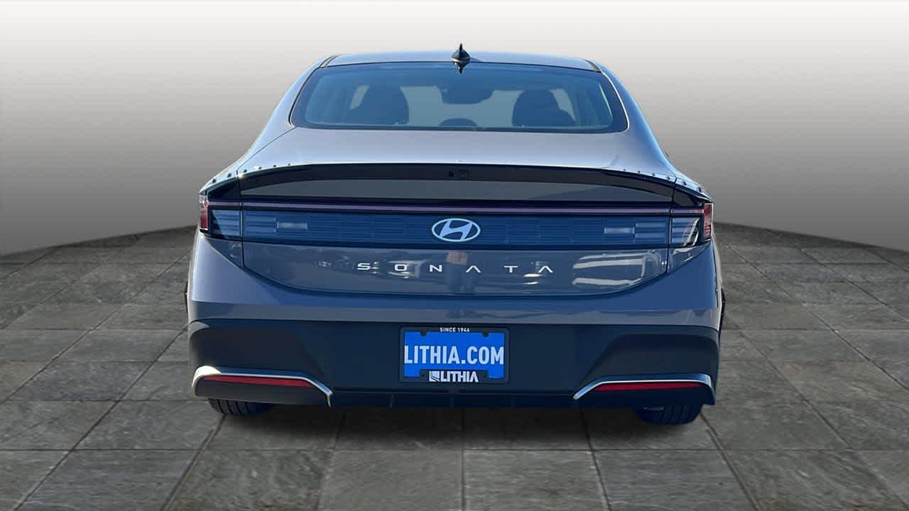 New 2026 Transmission Blue Hyundai SE image 6