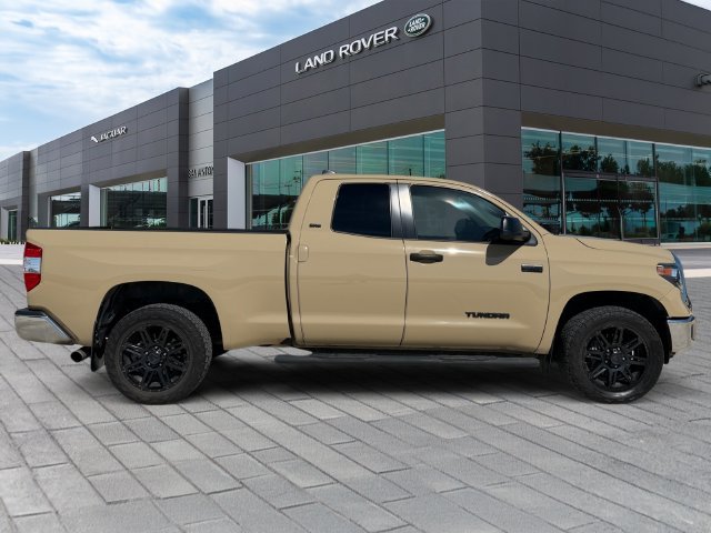 Used 2020  Toyota SR5 image 6