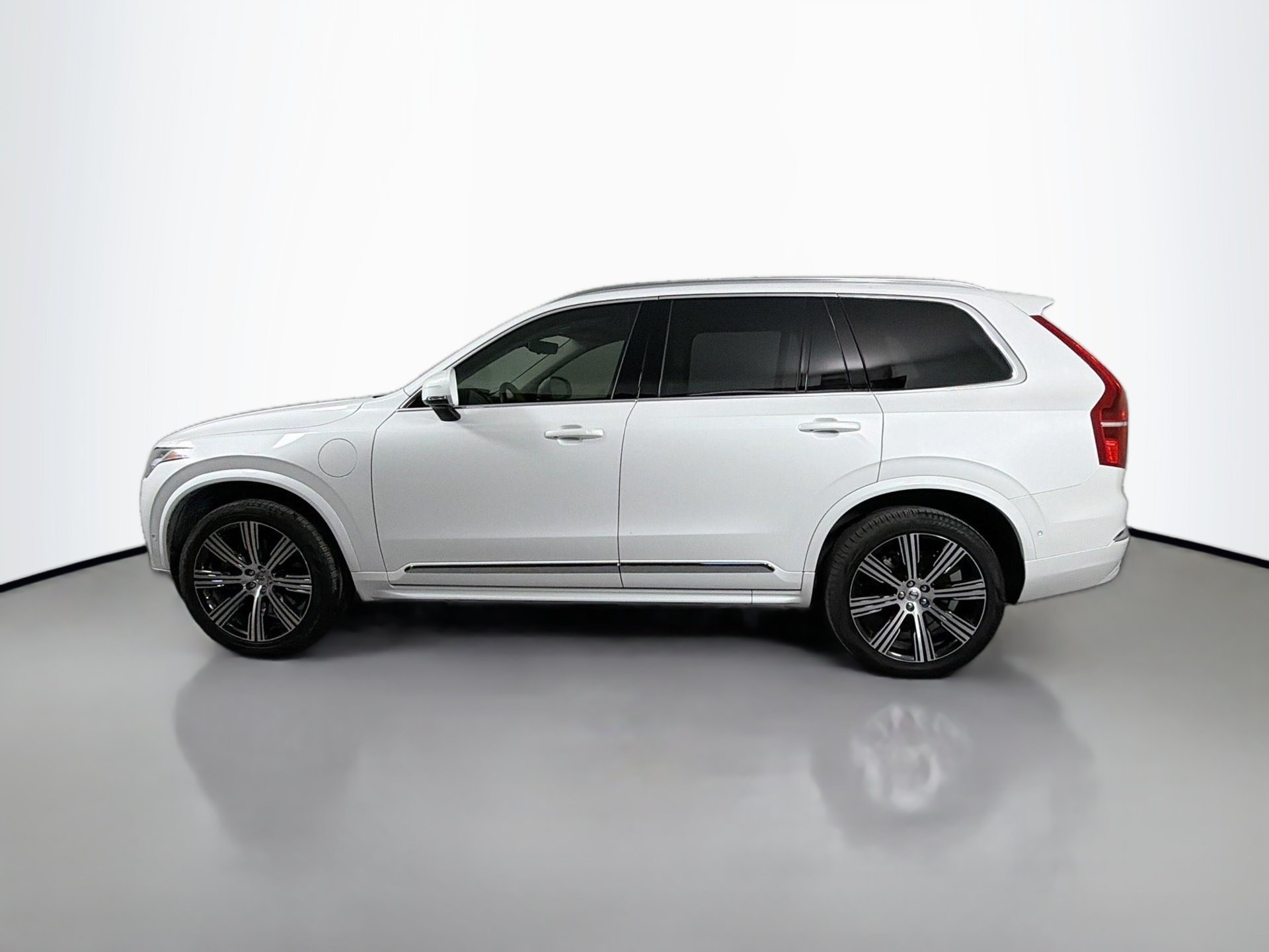 2025 Volvo XC90 Plus - Photo 9