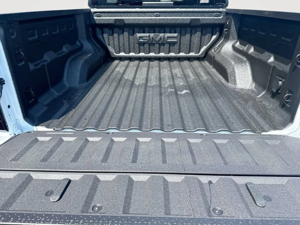New 2026 Summit White GMC Elevation image 26