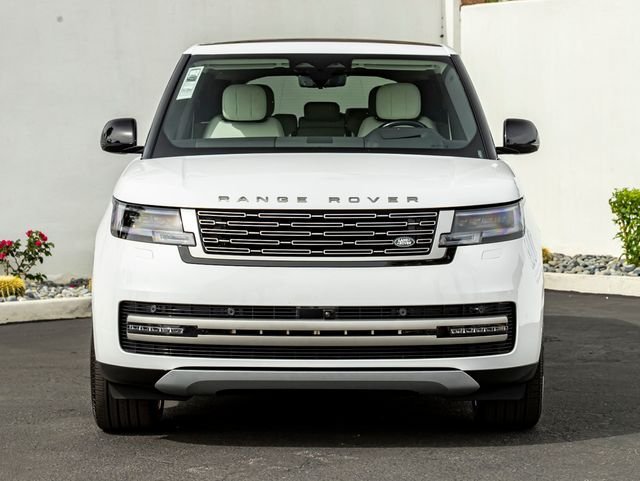 New 2026 Ostuni Pearl White LAND ROVER SE 7 Seats image 3