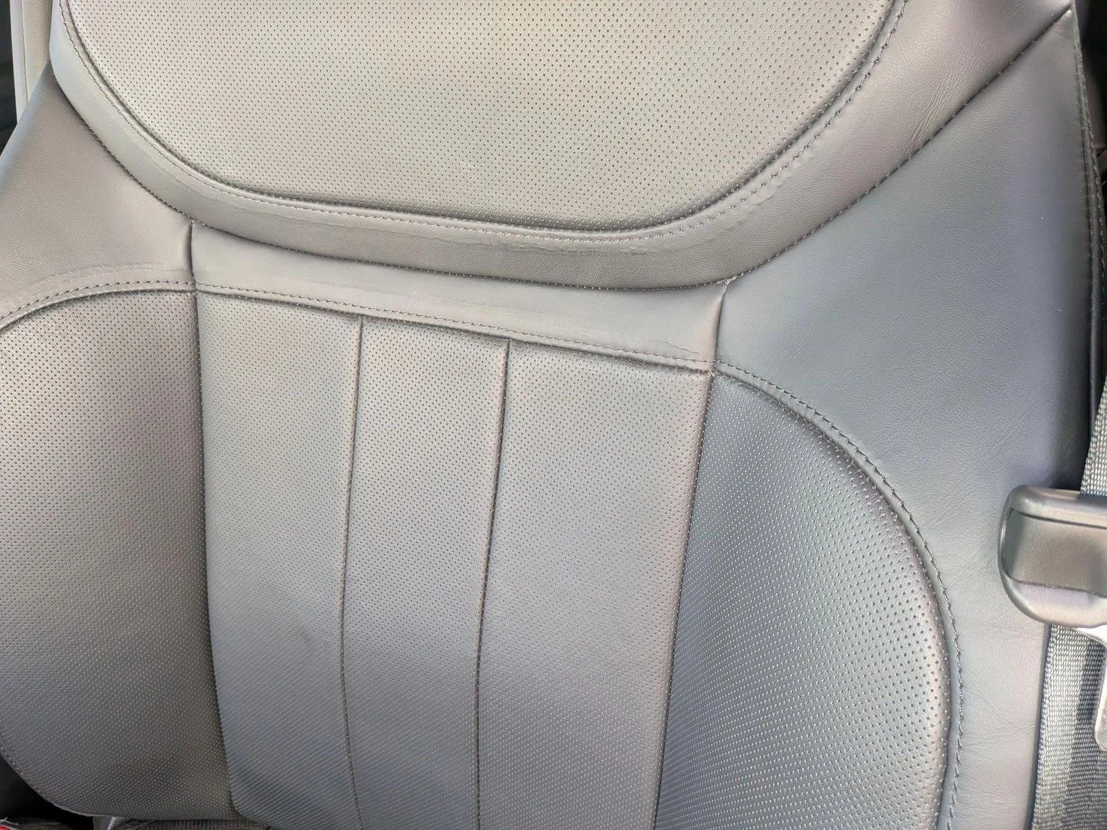 Used 2025 Fuji White Land Rover Dynamic SE image 17
