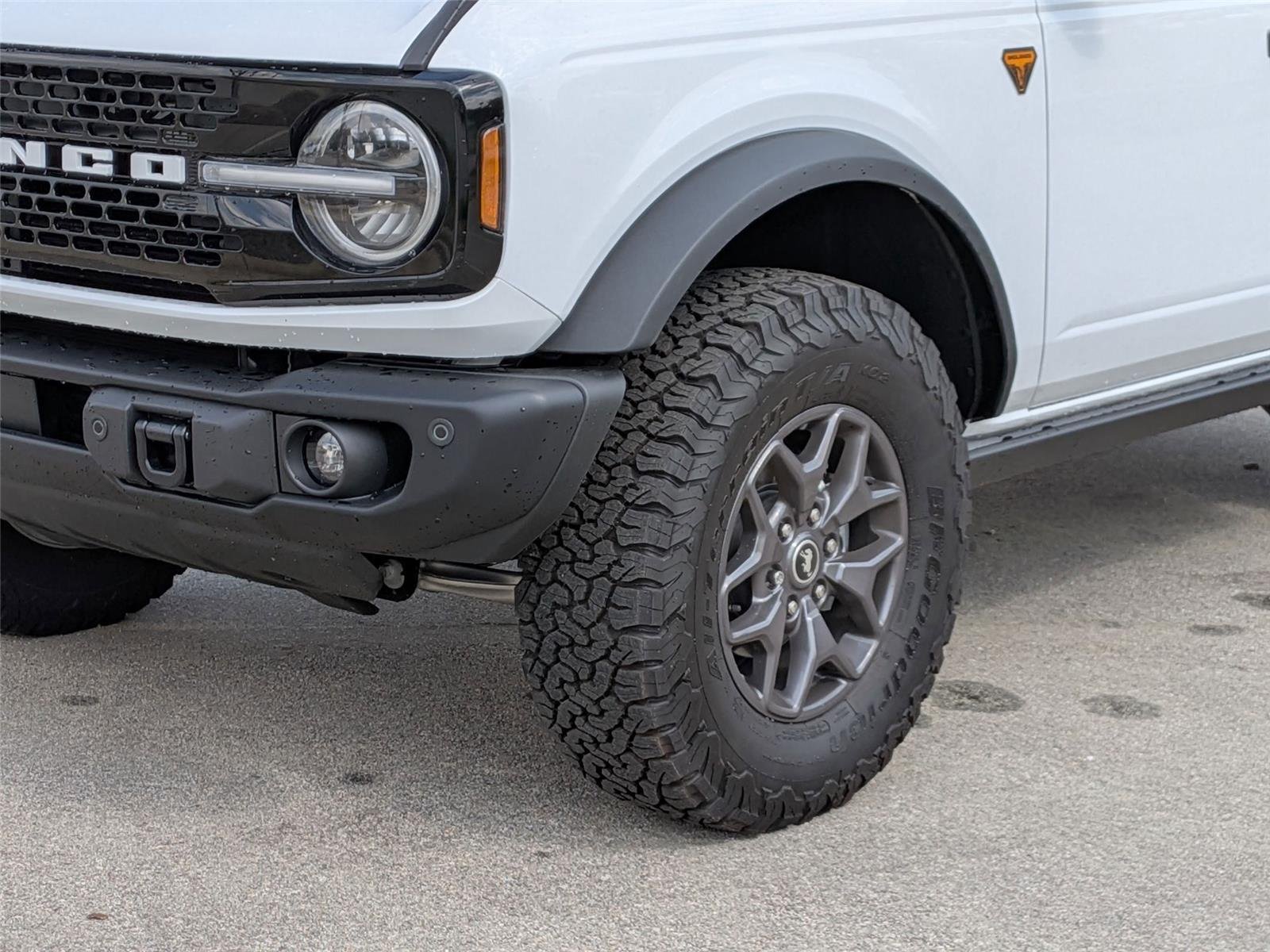 New 2025 Oxford White Ford Badlands® image 9