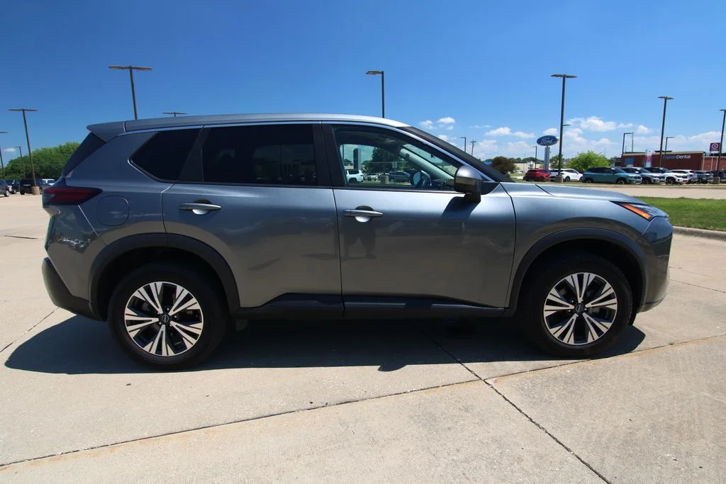 Used 2023 Gray Nissan SV image 4