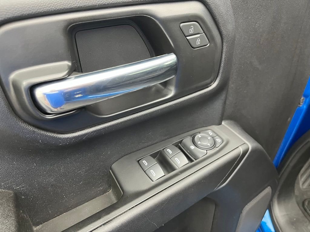 Used 2022 Glacier Blue Metallic Chevrolet Custom image 17