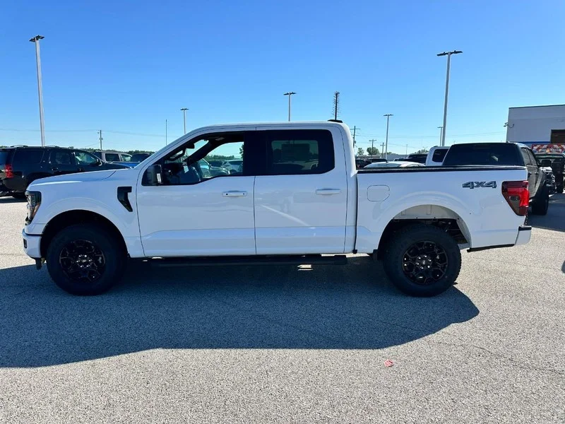 New 2026 Oxford White Ford XLT 4WD SuperCrew 5.5
