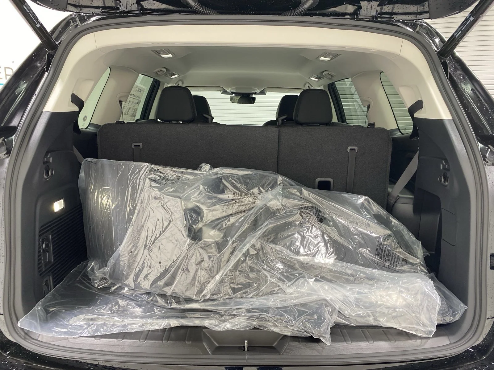 New 2027 CRYSTAL BLACK SILICA Subaru Premium 7-Passenger image 23