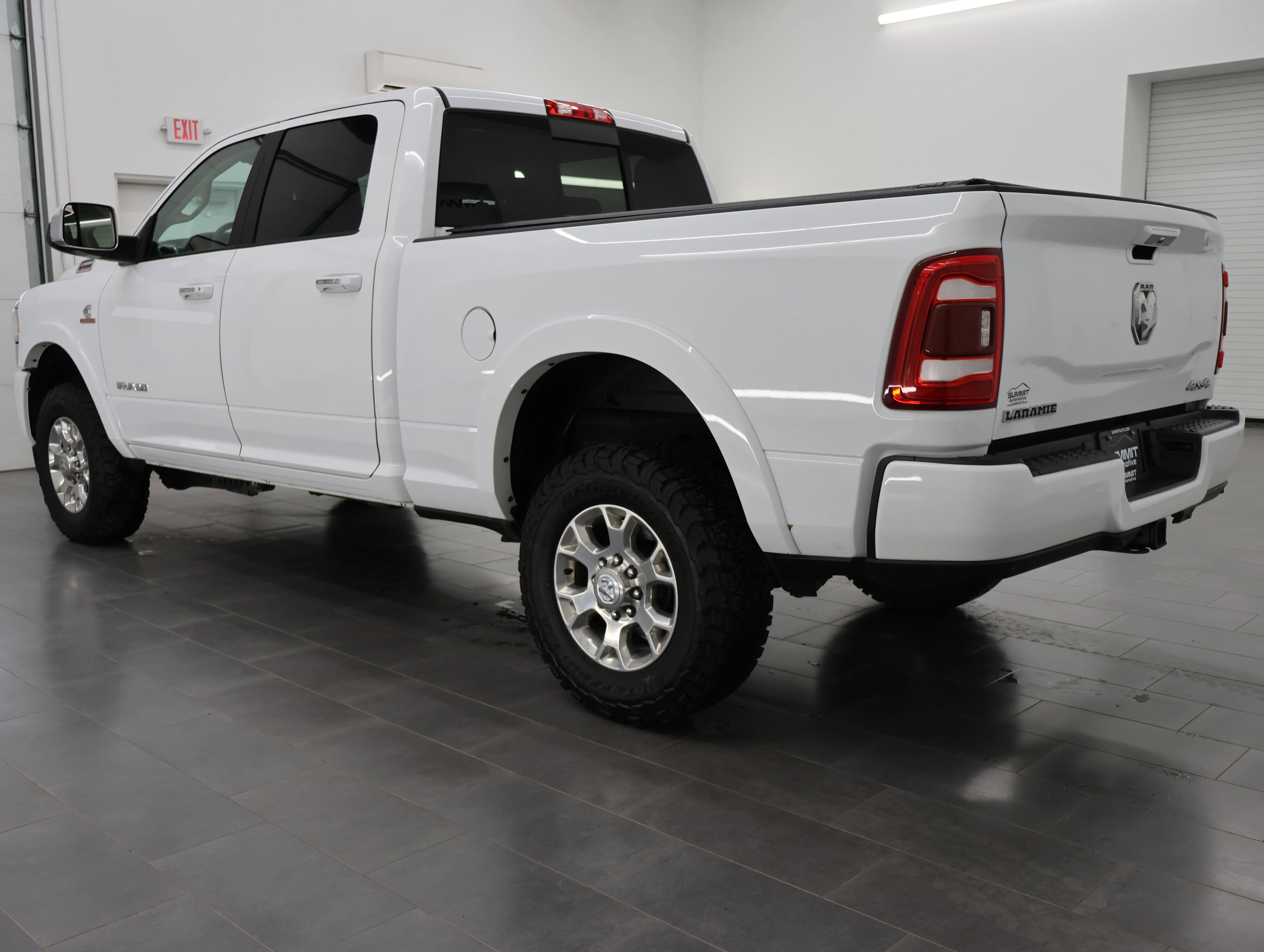 Used 2022 Bright White Clearcoat Ram Laramie image 6