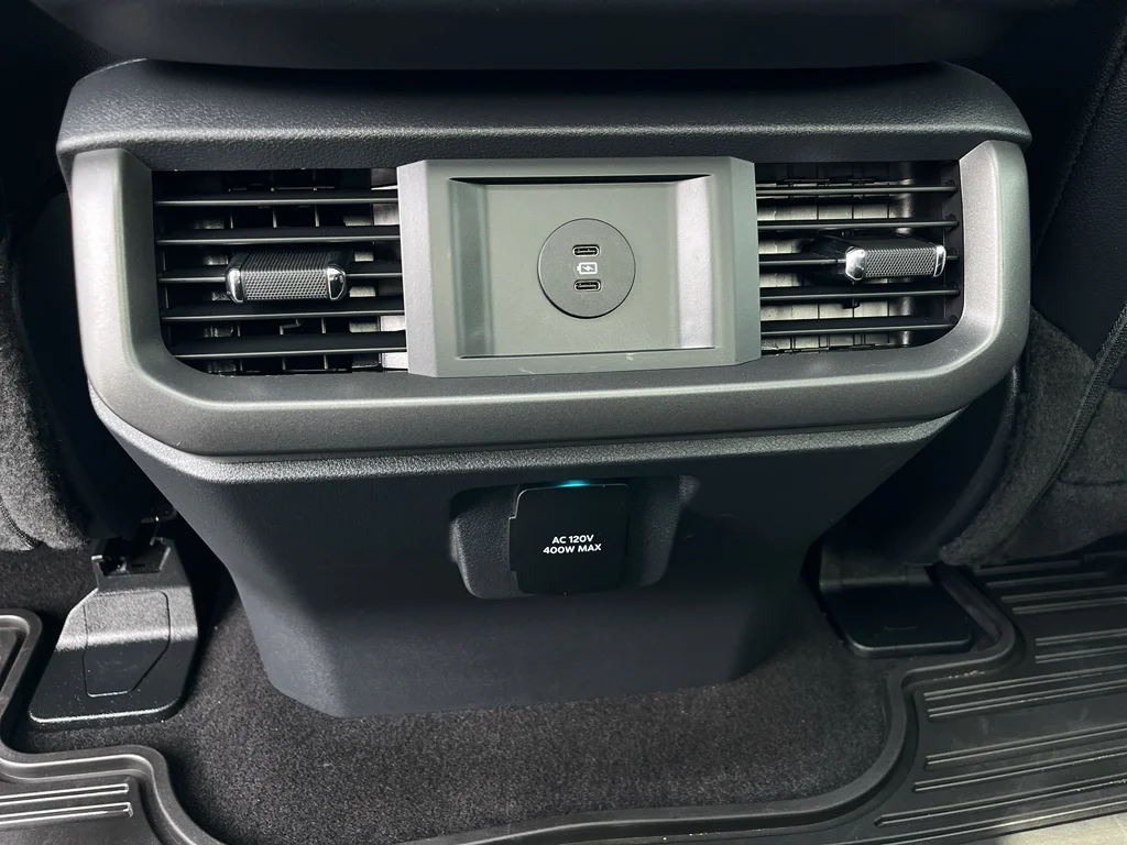 Certified Used 2025 Space White Metallic Ford LARIAT image 21