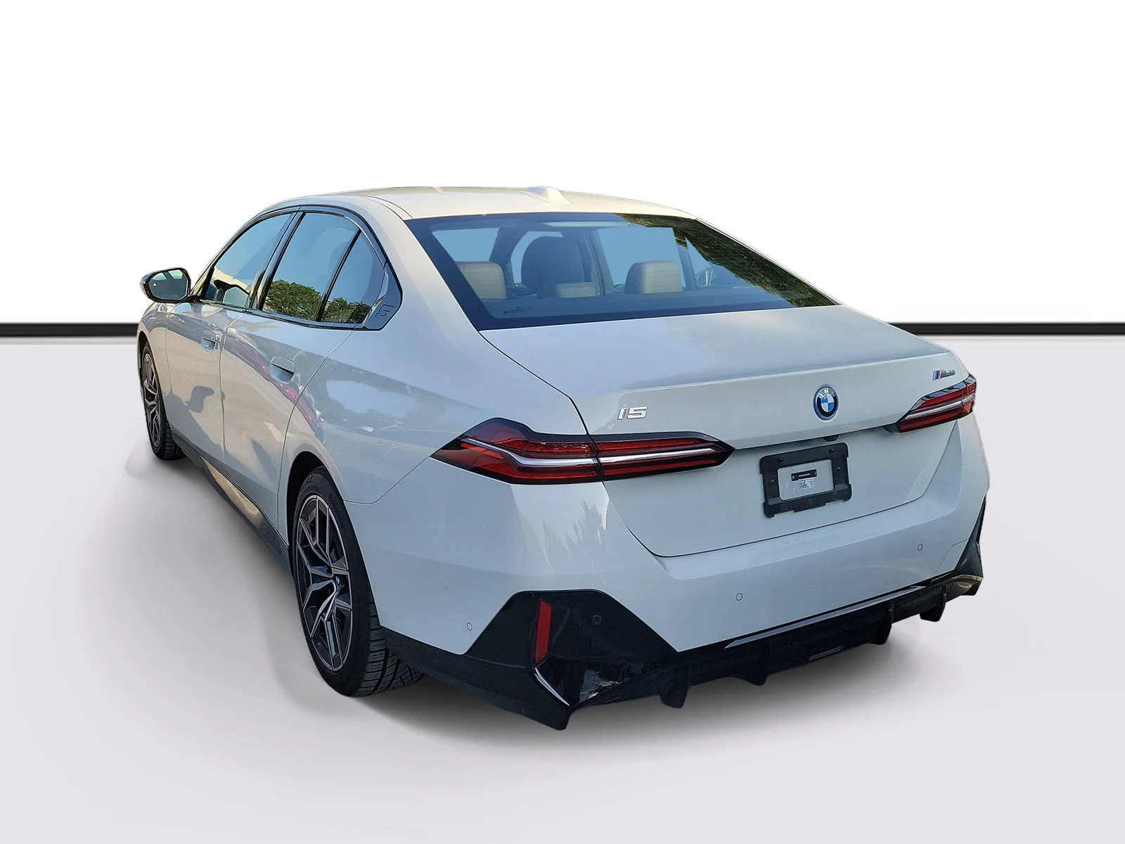 Used 2024 Alpine White BMW M60 image 4